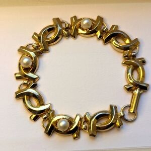 Vintage Bracelet half circle faux pearl  6.5" goldtone pretty sweet